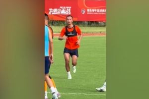 記者：孫正傲正迅速融入海牛戰(zhàn)術(shù)體系，下輪中超有望出戰(zhàn)