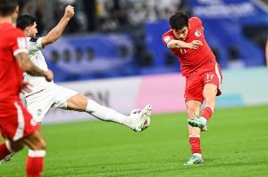 陳晉一：與日本隊(duì)比賽有別樣感覺(jué)，賽前母親鼓勵(lì)我爭(zhēng)取進(jìn)個(gè)球