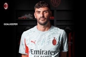 官方：米蘭1+1合同簽下35歲門將泰拉恰諾<div   id=
