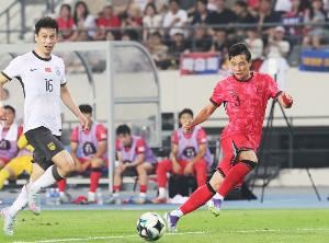 巴頓：踢完日韓再踢中超更從容 對(duì)抗信心大幅提高