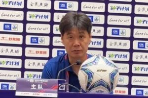 李霄鵬：孫正傲傷勢可能有點(diǎn)麻煩 有時(shí)拼了得不到結(jié)果這就是足球