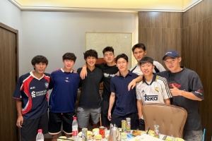 陜西重慶賽后國安青訓眾人聚會<div   id=