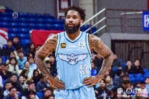 媒體人:此前效力于青島男籃的外援鮑威爾將加盟山東