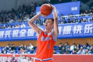 晉江經(jīng)濟報:李江淮新賽季是球員兼任福建隊助理教練