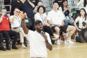 也來追星？詹密<div   id=