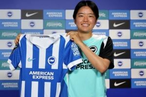 官方:布萊頓女足簽下日本20歲中場角田楓佳