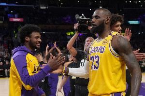 訓(xùn)練師:布朗尼2年到巔峰 成為老詹兒子一事不是他自己能夠選擇的