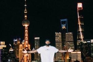 絕美夜景!詹姆斯曬昨晚在外灘拍照組圖:上海的夜晚和高度
