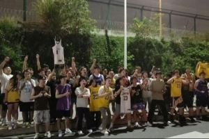 今晚不睡了<div   id=
