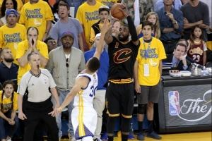 美記:歐文投進(jìn)NBA歷史著名關(guān)鍵球 他和追夢克萊入選名人堂無懸念