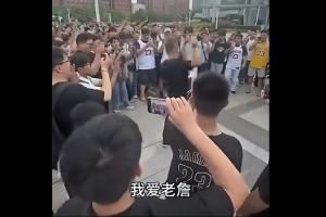 我愛(ài)老詹!我為詹狂<div id=