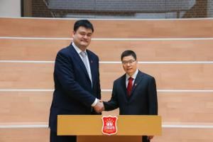 郭振明：我現(xiàn)在跟姚明仍保持聯(lián)系 部分重要決策也會咨詢他的意見