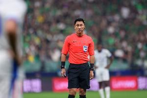 馬寧將執(zhí)法全運會U16男足比賽<div   id=
