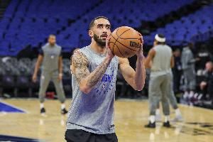 :前NBA球員特雷弗林-奎因已經(jīng)與廣東完成簽約